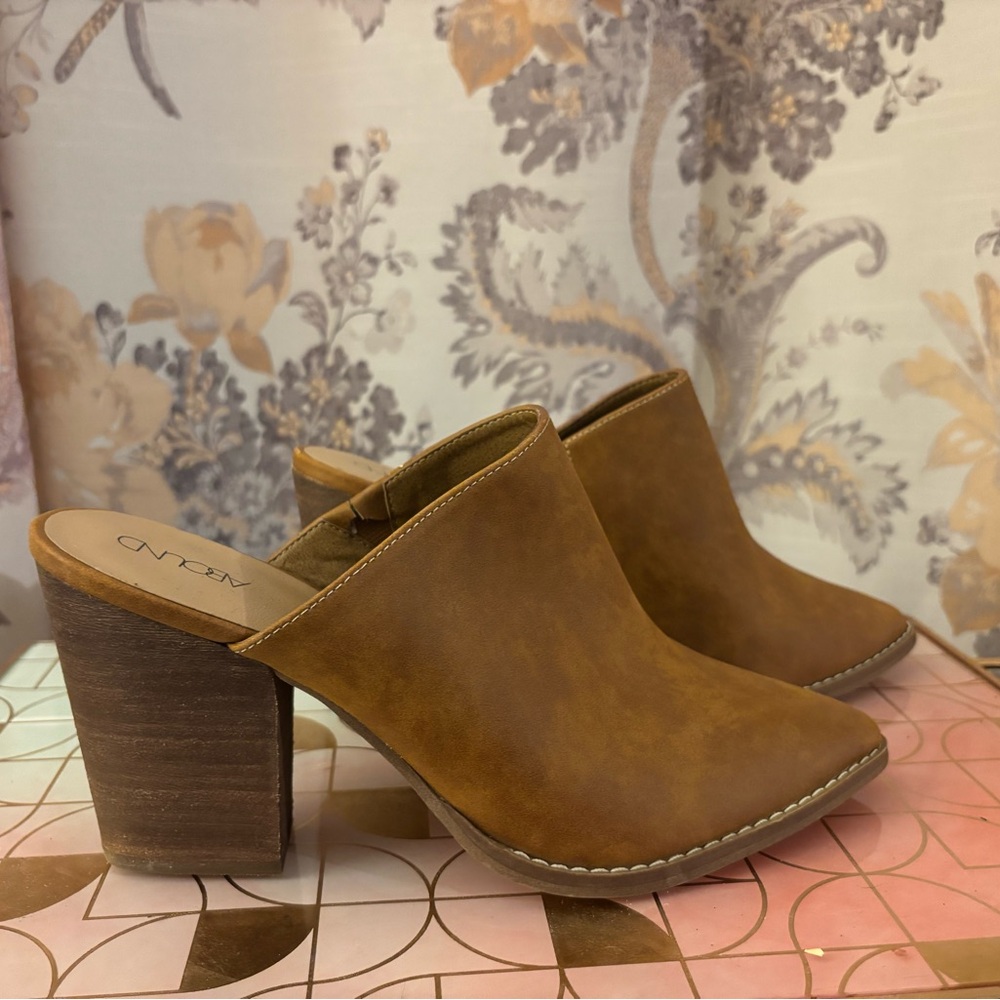 Abound |New Women's Brown Mules